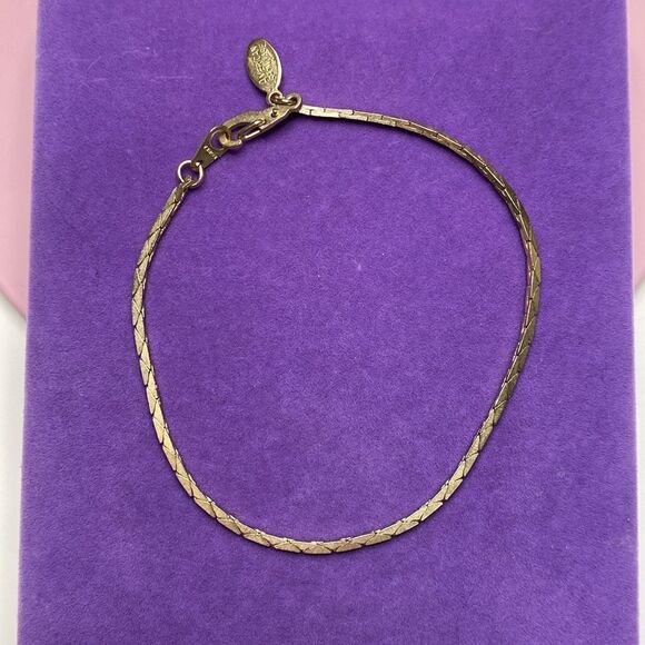 💛 Vintage Gold Plated Cobra American Showcase Bracelet - Picture 2 of 5